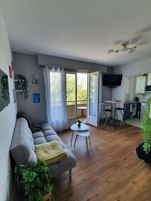 Le Studio Du Quai Charleville-Mezieres Luaran gambar